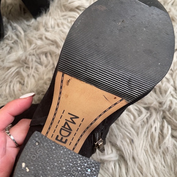 Black high heels boots - Picture 3 of 4